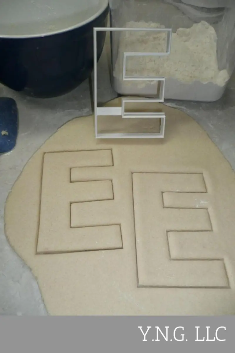 4-Inch Uppercase Block Letter E Cookie Cutter – Versatile Baking Letter Mold 1