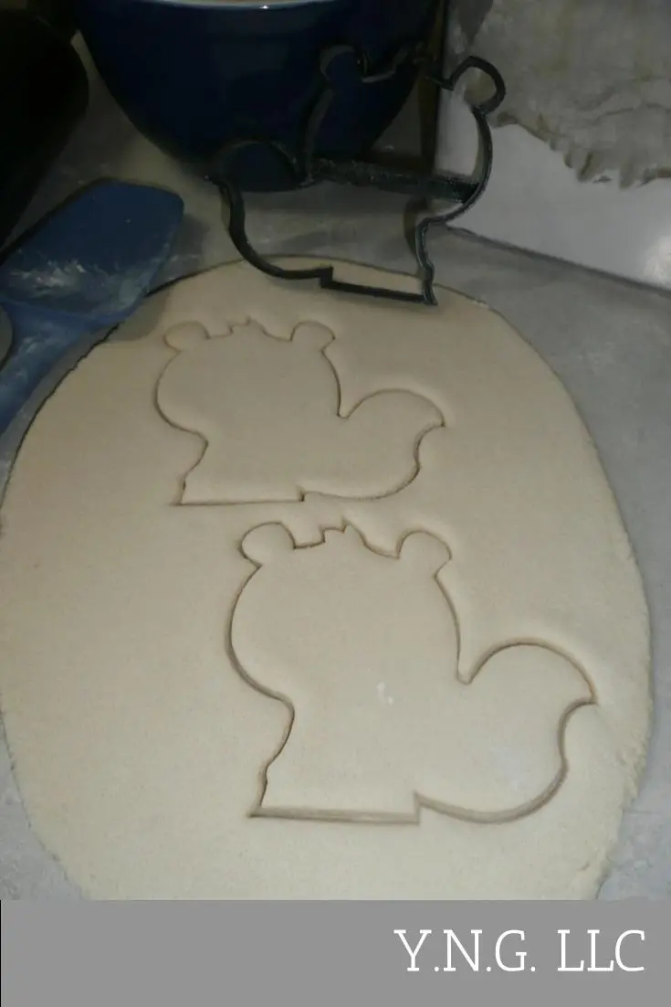 Baby Skunk Cookie Cutter – Woodland Animal Outline Shape For Baking 1