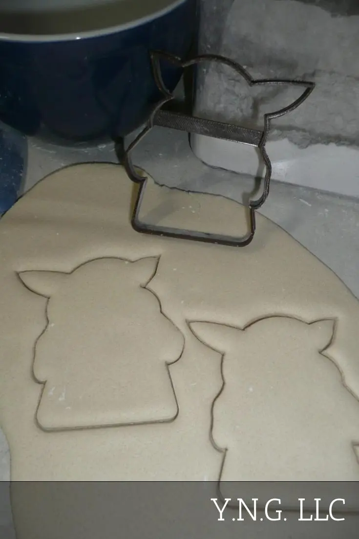 Baby Yoda Cookie Cutter – Outline Pose 2 (Standing) – Star Wars Fan Baking Accessory 1