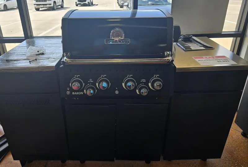 Broil King Baron Shadow 490I Open-Box Gas Grill – 4-Burner With Rotisserie & Side Burner 1