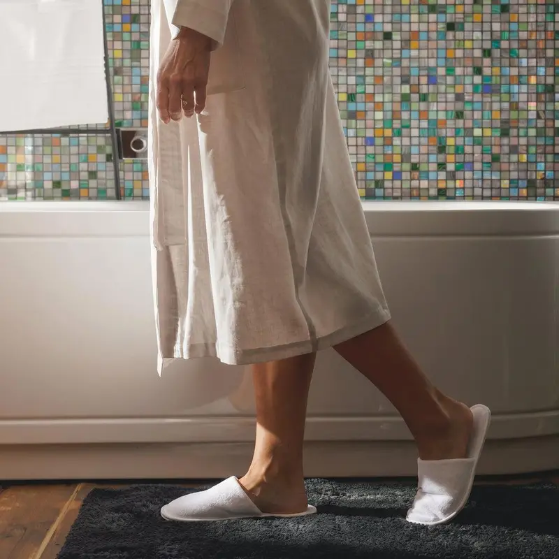Disposable Closed-Toe Toweling Slippers – White 1