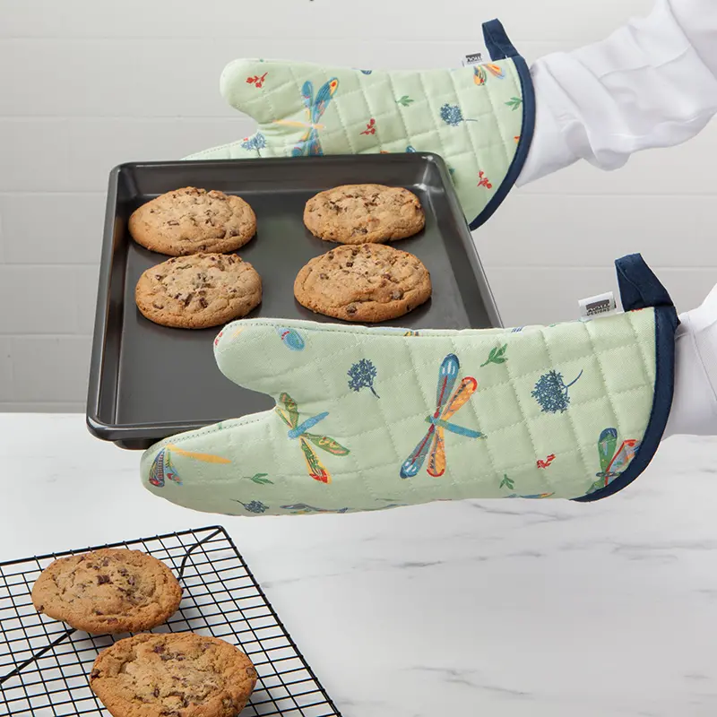 Dragonfly-Themed Oven Mitt By Now Designs 1