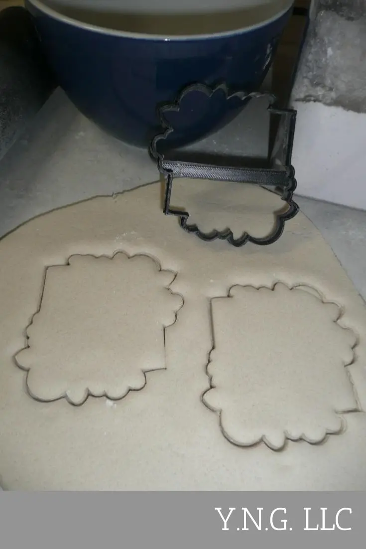 Elegant Floral Square Frame Cookie Cutter – Delicate Flower-Edged Outline For Artisan Cookies 1
