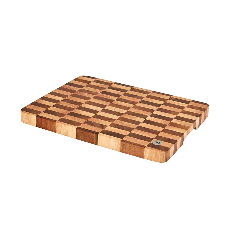 End-Grain Chequered Cutting Board For Kitchen Use 1