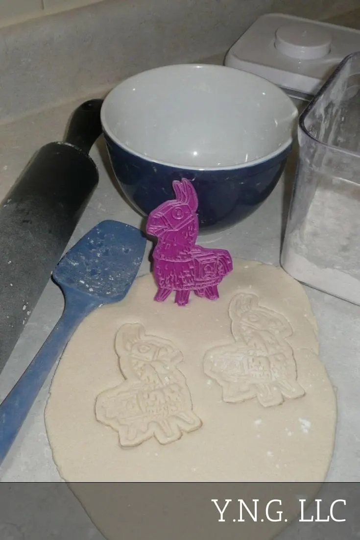 Fortnite Llama Cookie Stamp – Gaming Embosser For Cookies & Treats 1
