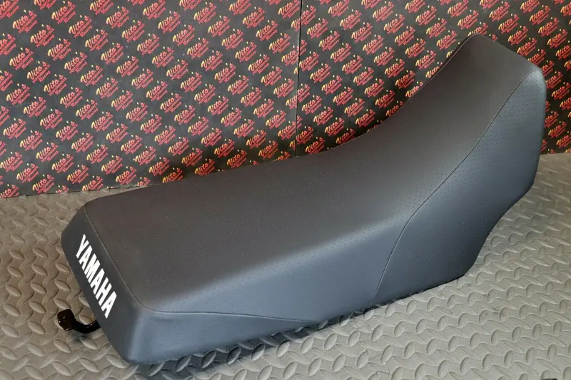 Full Replacement Seat For Yamaha Banshee (1987–2006) – Black Dimple Finish With Silver Lettering 1