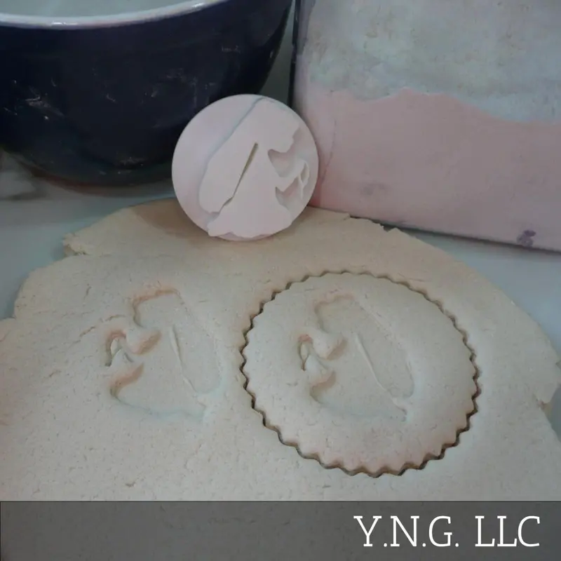 Girl Kneeling In Prayer Cookie Stamp Embosser – Communion Devotional Design (Pr5565) 1