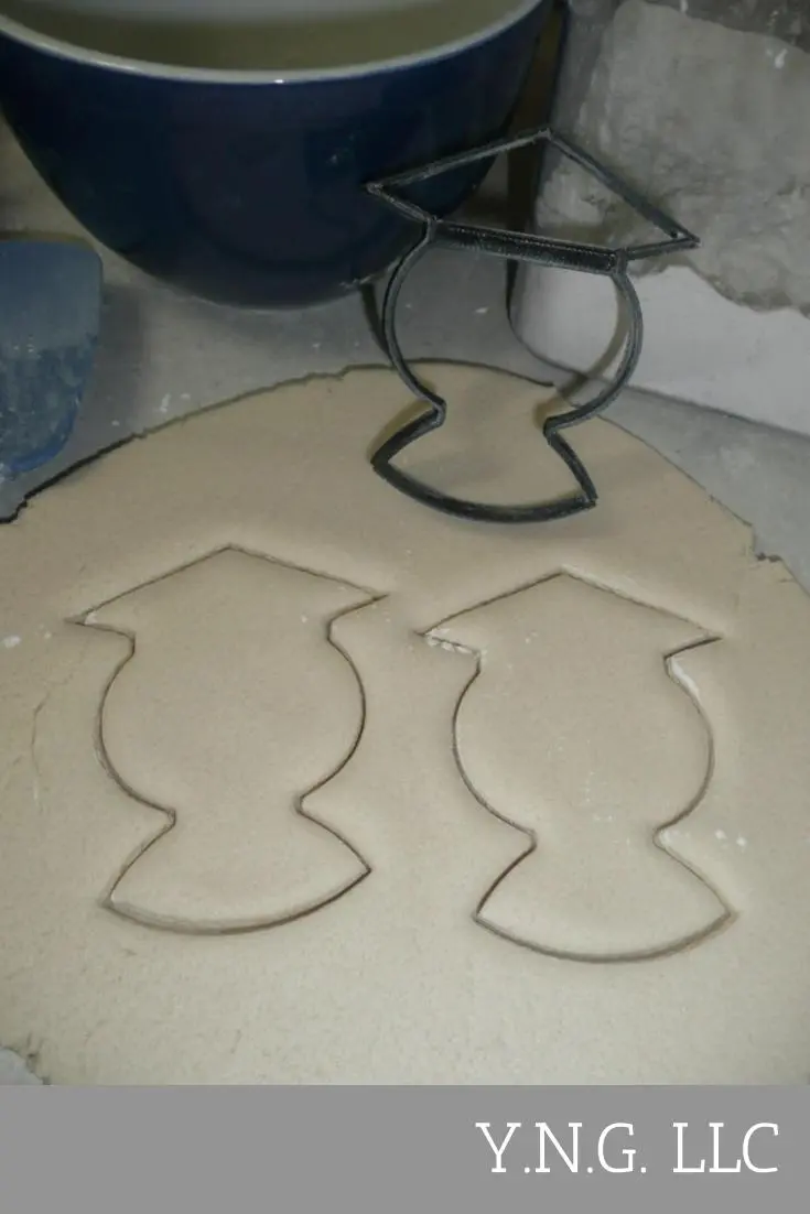 Graduate Portrait Cookie Cutter – Face With Cap & Hood, College Commemorative, Pr3644 1