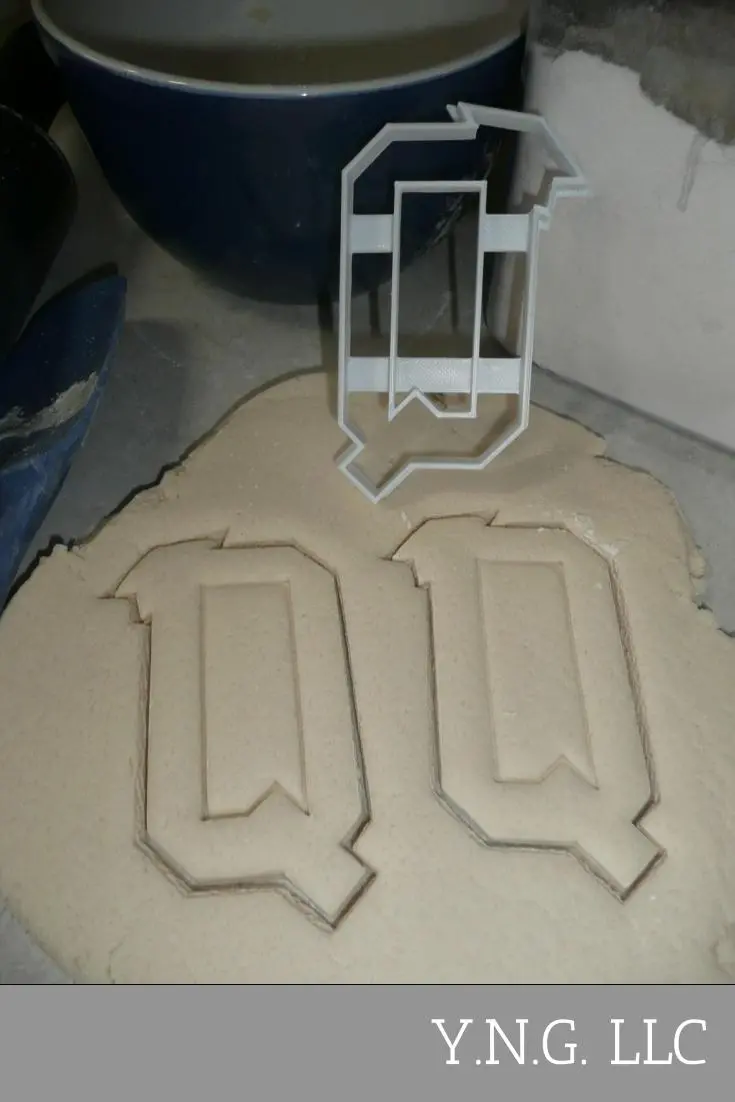 Graduation-Themed Letter Q Cookie Cutter – Quirky Commencement Alphabet 1