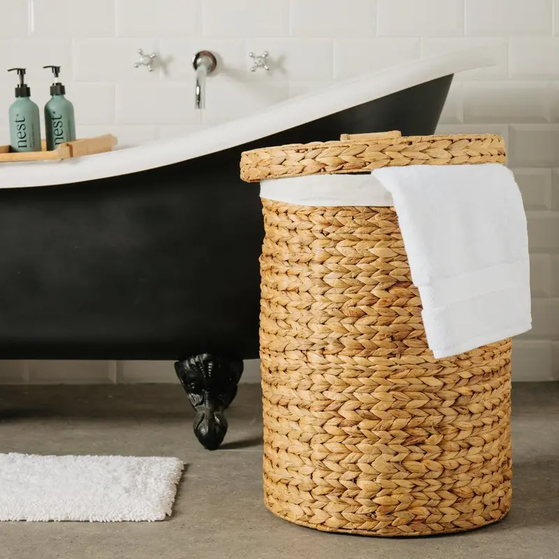 Home.Life Hyacinth Oval Laundry Basket – Lined, Lidded & Handle-Equipped 1