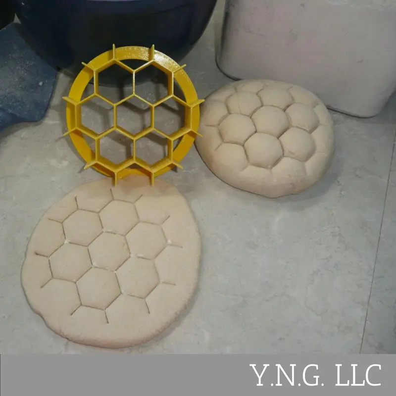 Honeycomb Pattern Concha Cutter – Geometric Mexican Sweet Roll Stamp, Usa-Made 1