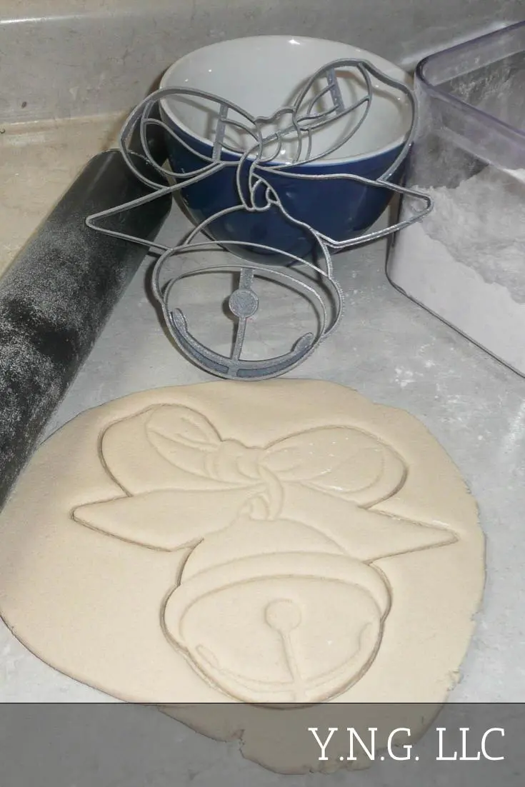 Jingle Bell Sleigh Ornament Cookie Cutter – 7.5-Inch Holiday Pie Topper 1