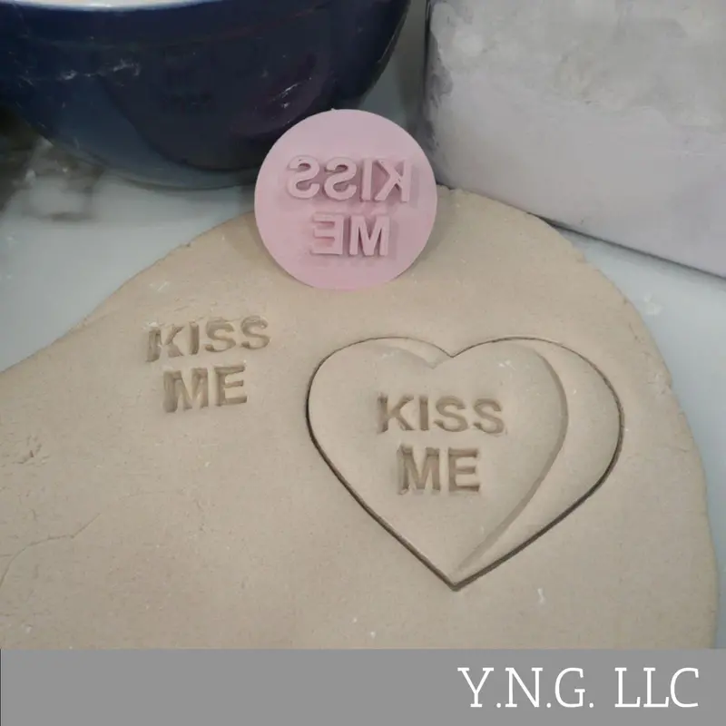 Kiss Me Heart Cookie Stamp Embosser – Domestic Fondant Embosser 1