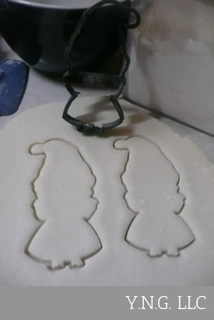 Mary Full-Body Hocus Pocus Cookie Cutter – Movie-Accurate Halloween Character Silhouette 1