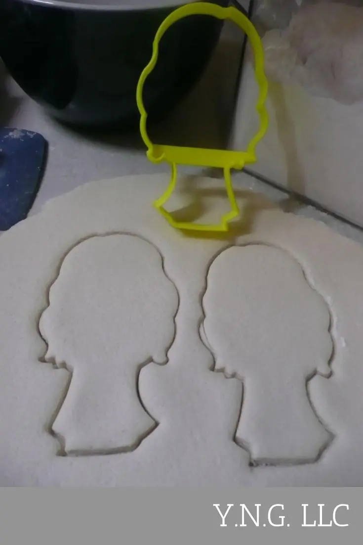 Sarah Full-Body Hocus Pocus Cookie Cutter – Detailed Halloween Film Character Cookie Shape 1