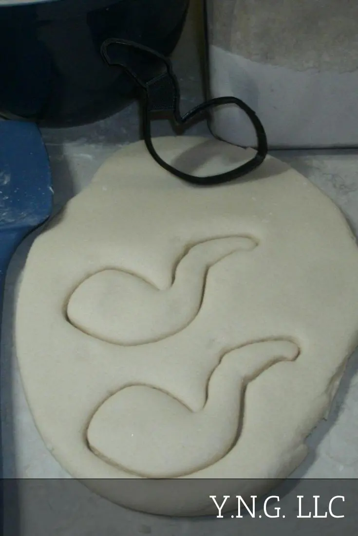 Sherlock Holmes Snowman Cookie Cutter – Pipe-Smoking Detective Theme, American-Made 1