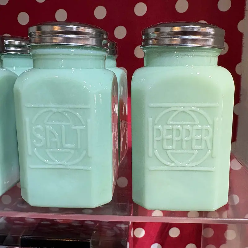 Tablecraft Vintage-Style Jadeite Glass Range Shaker 1