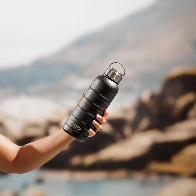 Tyeso Black Stainless Steel Vacuum Bottle – Leakproof Insulated Design 1