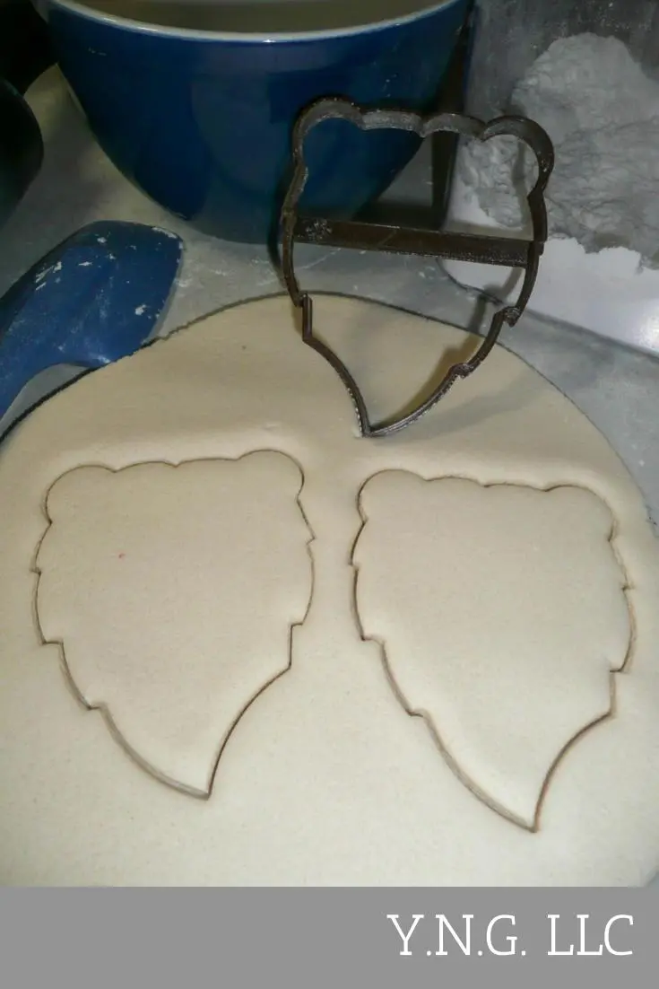 Wild Bear Face Outline Cookie Cutter For Outdoor, Hunting, Or Nature-Themed Baking 1