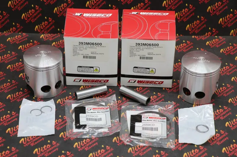 Wiseco Oversized Piston Kit — +1.00Mm (65.00Mm Bore) For 1973–1975 Yamaha Rd350 1