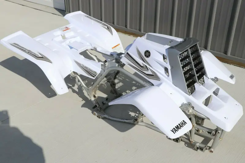 Yamaha Banshee White & Silver Graphic Kit For Fenders, Tank, And Grille (2006) 1